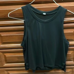 Lululemon train to be cropped tank